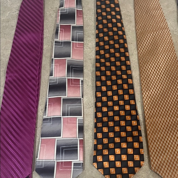 Elegant Men's Tie Collection - Assorted Color like new - Picture 2 of 3
